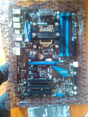 la carte maman, avec sa backplate.jpg