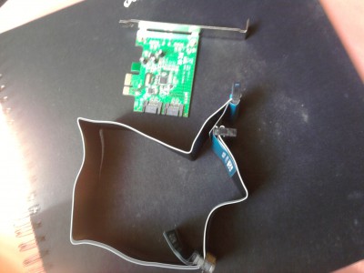 la pièce a côté de l'espèce de ruban aucune idée de se que sait il me semble que sa se branche sur l'anti-surge