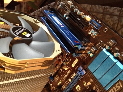 photo 9.JPG (3.03 Mio) Vu 1342 fois Mise ne place des barettes kingston hyperX blu 1600 Mhz a configurer dans le bios par la suite car je sais que c'est le probleme de ces CM qui reconnait que 1333Mhz