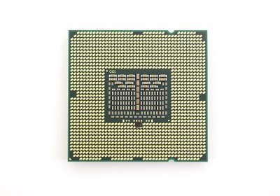 Vous voyez un point noire vers le bas du rectangle intérieur